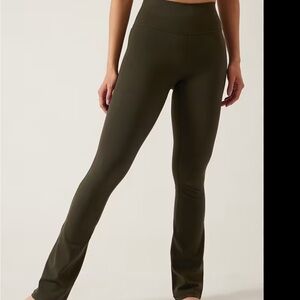 Athleta Transcend Slim Pant— black